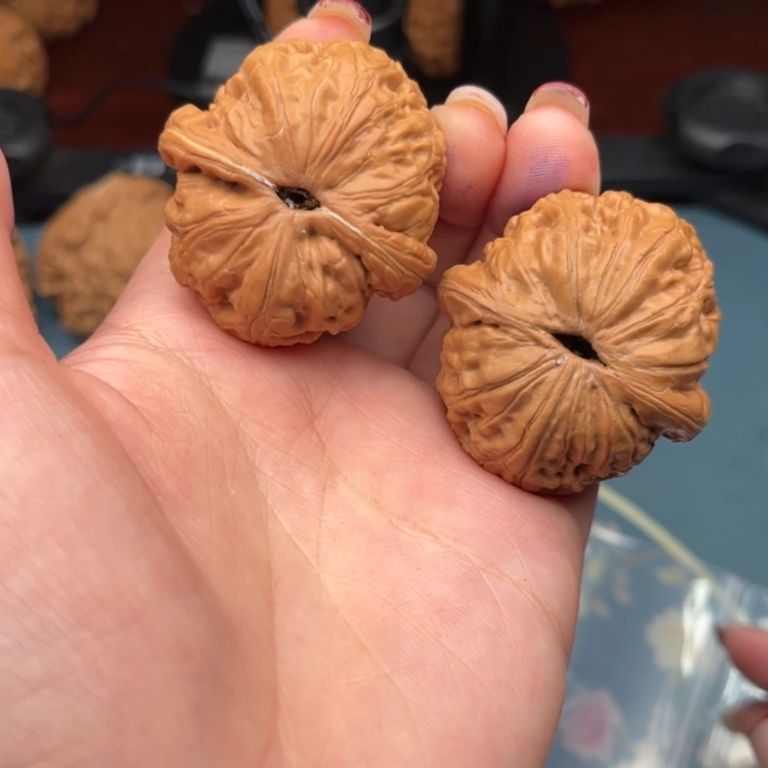 【闪购商品】文玩核桃吊坠美**画