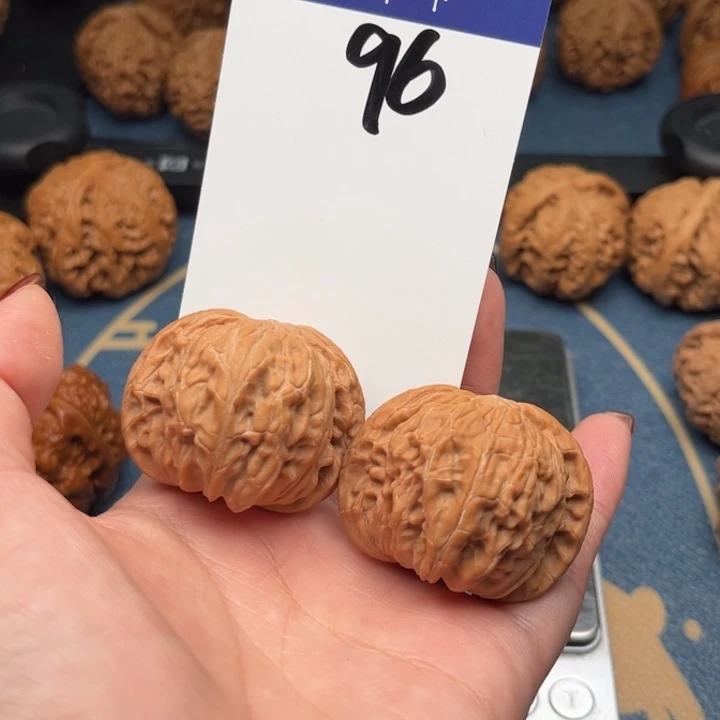 文玩核桃吊坠磨盘 41全品 96