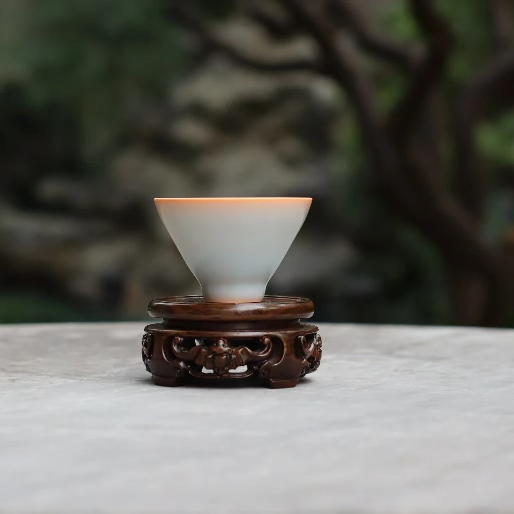 【陈旭签名底款】新款-蓝桃斗笠杯-龙泉窑-容量80cc左右