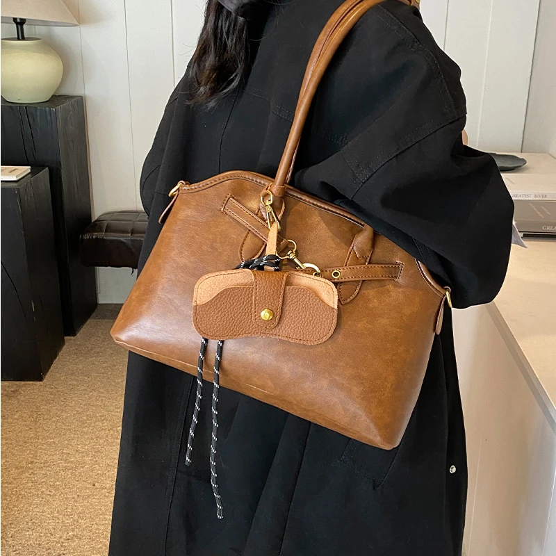 高级感包包女式2025新款时尚复古美拉德单肩包大容量托特包贝壳包