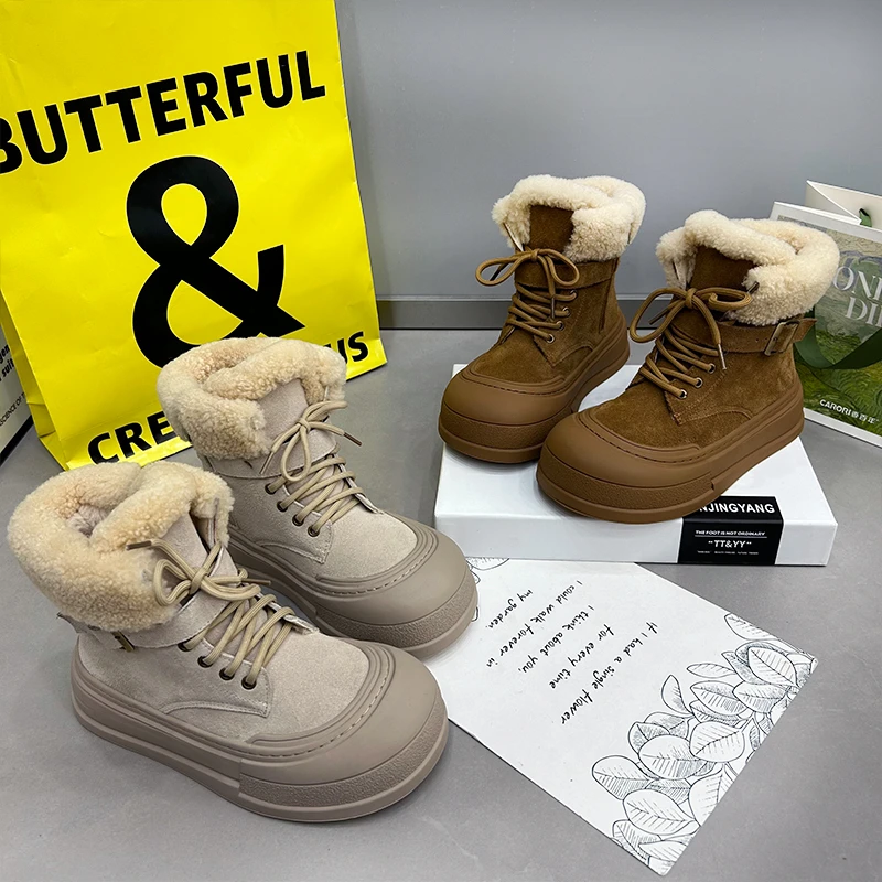 高帮鞋高端轻奢冬季新款加绒保暖真皮女鞋厚底复古皮带装饰雪地靴