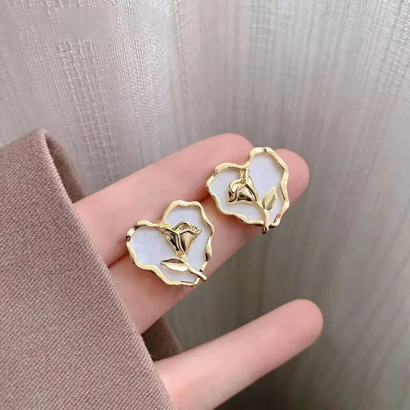 铜合金耳饰 【D77】时尚气质温柔精致百搭白色玫瑰花耳环