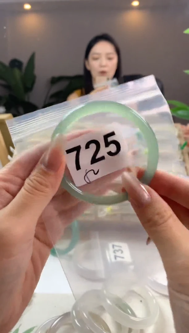 【闪购商品】玛瑙/玉髓手镯未镶嵌725