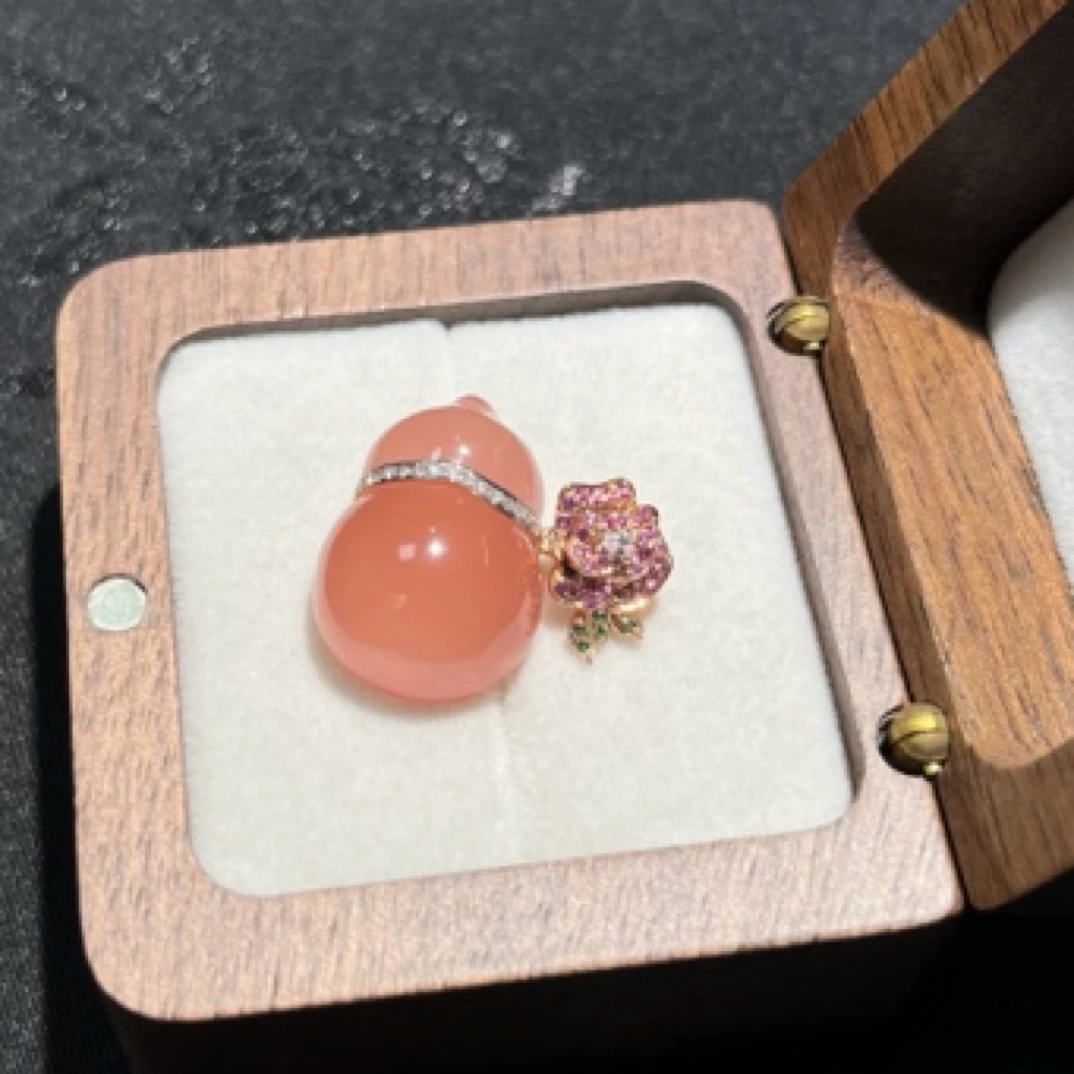 精品原矿南红冰粉大葫芦蛋面18K金镶嵌满钻