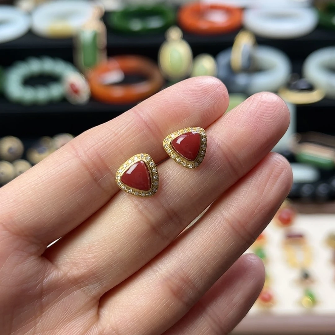 【闪购商品】南红玛瑙耳饰18K金镶嵌团***莫