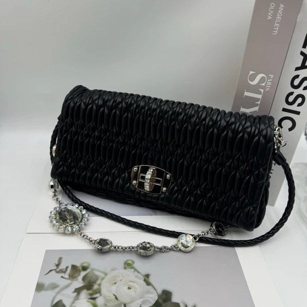 95新 MIU MIU/缪缪 黑银褶皱单肩包/香菜奢品/翻盖中号