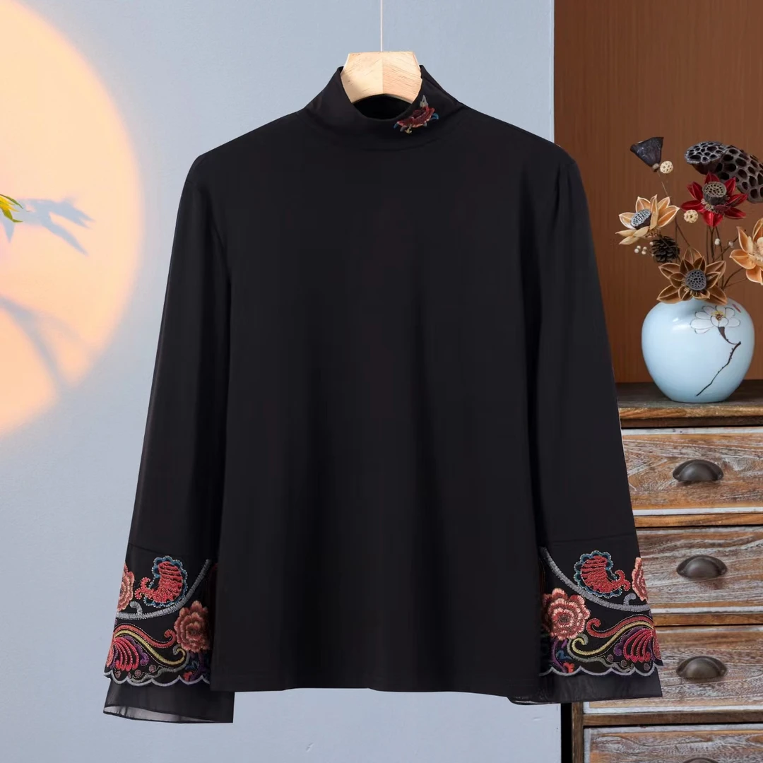 早秋新款百搭刺绣打底衫