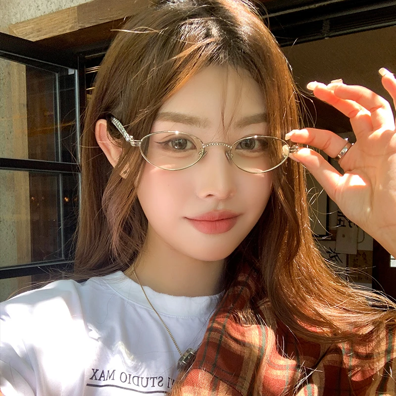 槑槑哒小窄框爱心水钻椭圆眼镜2024新款素颜方圆脸金属框近视度数
