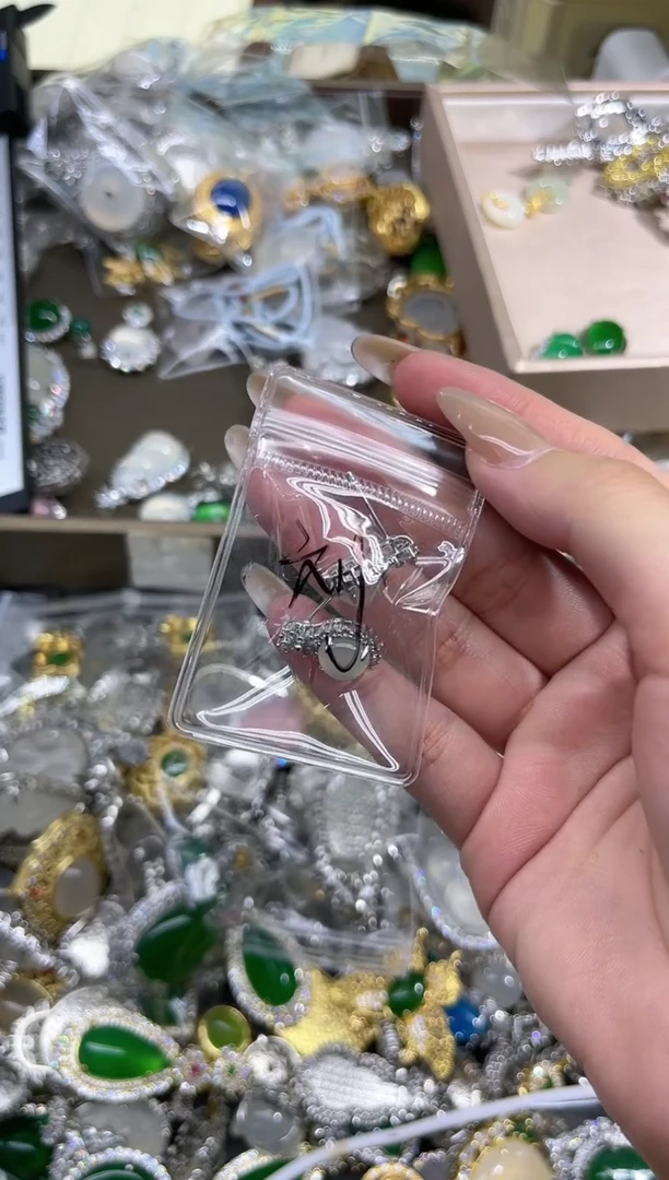 【闪购商品】玛瑙/玉髓耳钉合金1