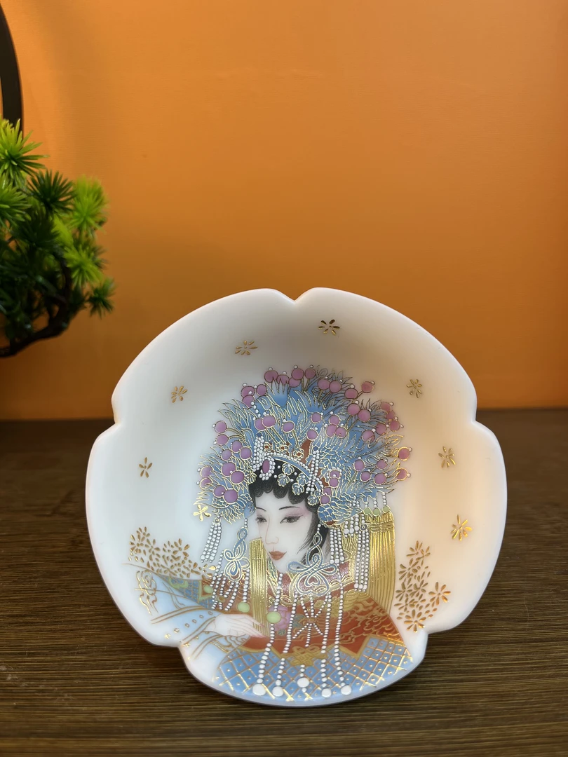 景德镇玉泥花旦花口普洱杯