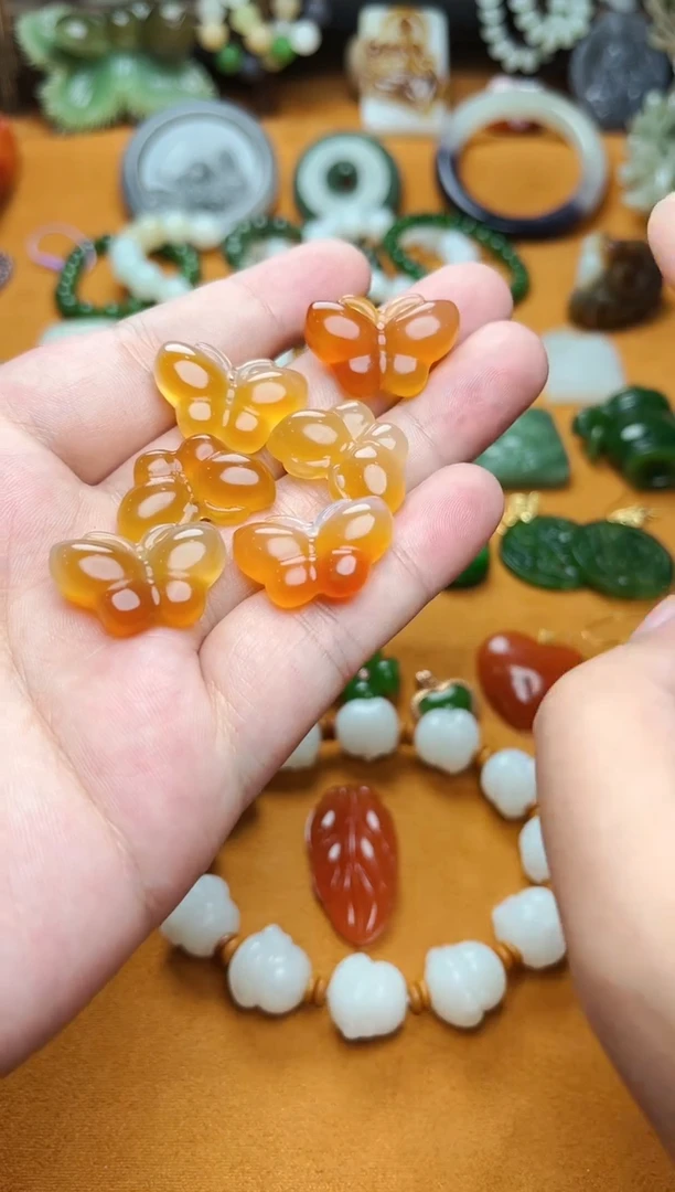 【闪购商品】玛瑙/玉髓颈饰未镶嵌蝴蝶多样性拍一发一