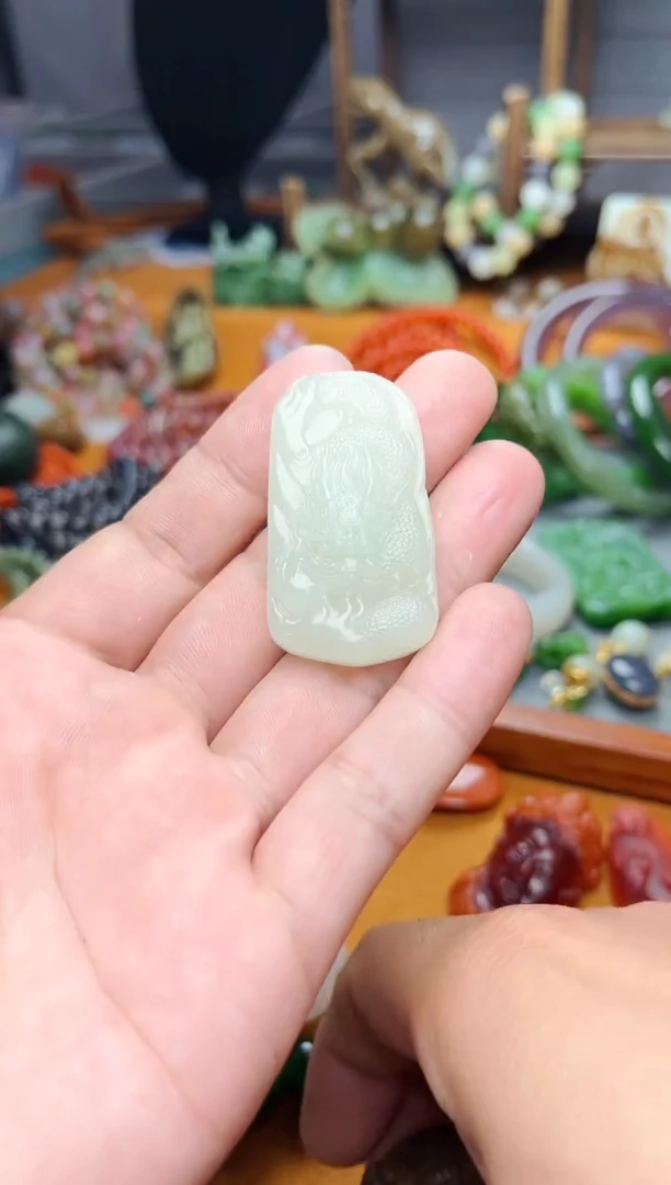 【闪购商品】和田玉颈饰未镶嵌龙01