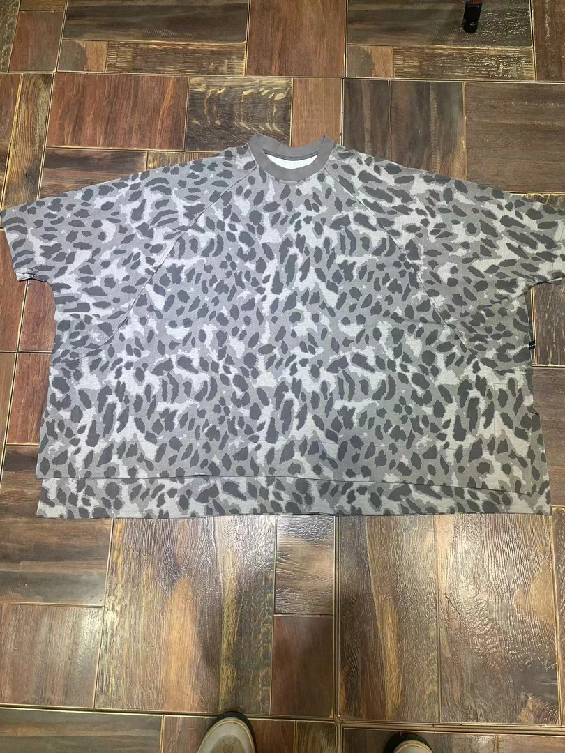 时尚百搭豹纹T恤衫
