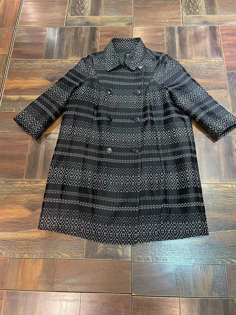 时尚百搭双排扣外套