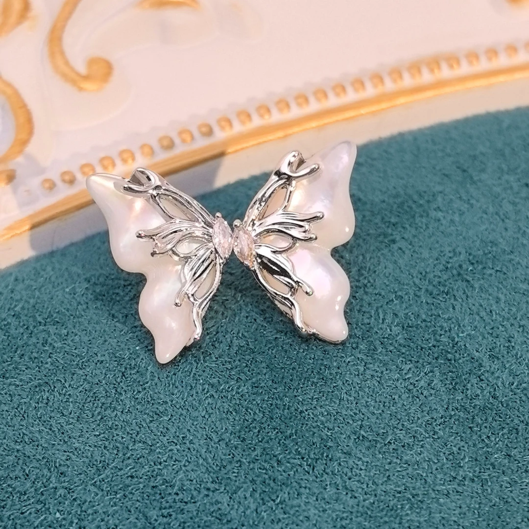 铜合金贝壳耳饰 精灵蝴蝶耳钉轻奢高级感小众精美款耳饰