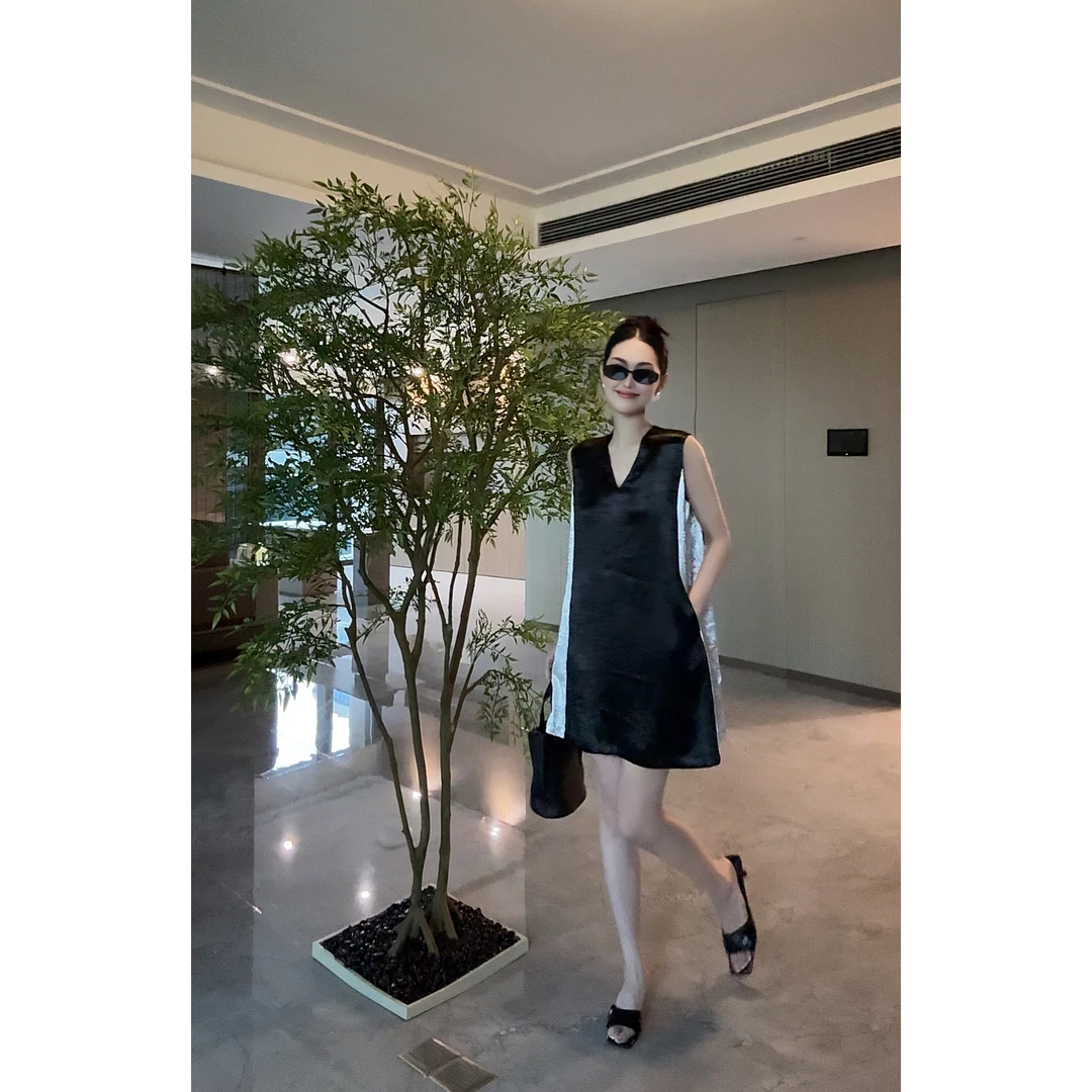 紫紫 黑银佳人 银丝菊肌理压褶无袖连衣裙宽松连衣裙ZC05LZYL325