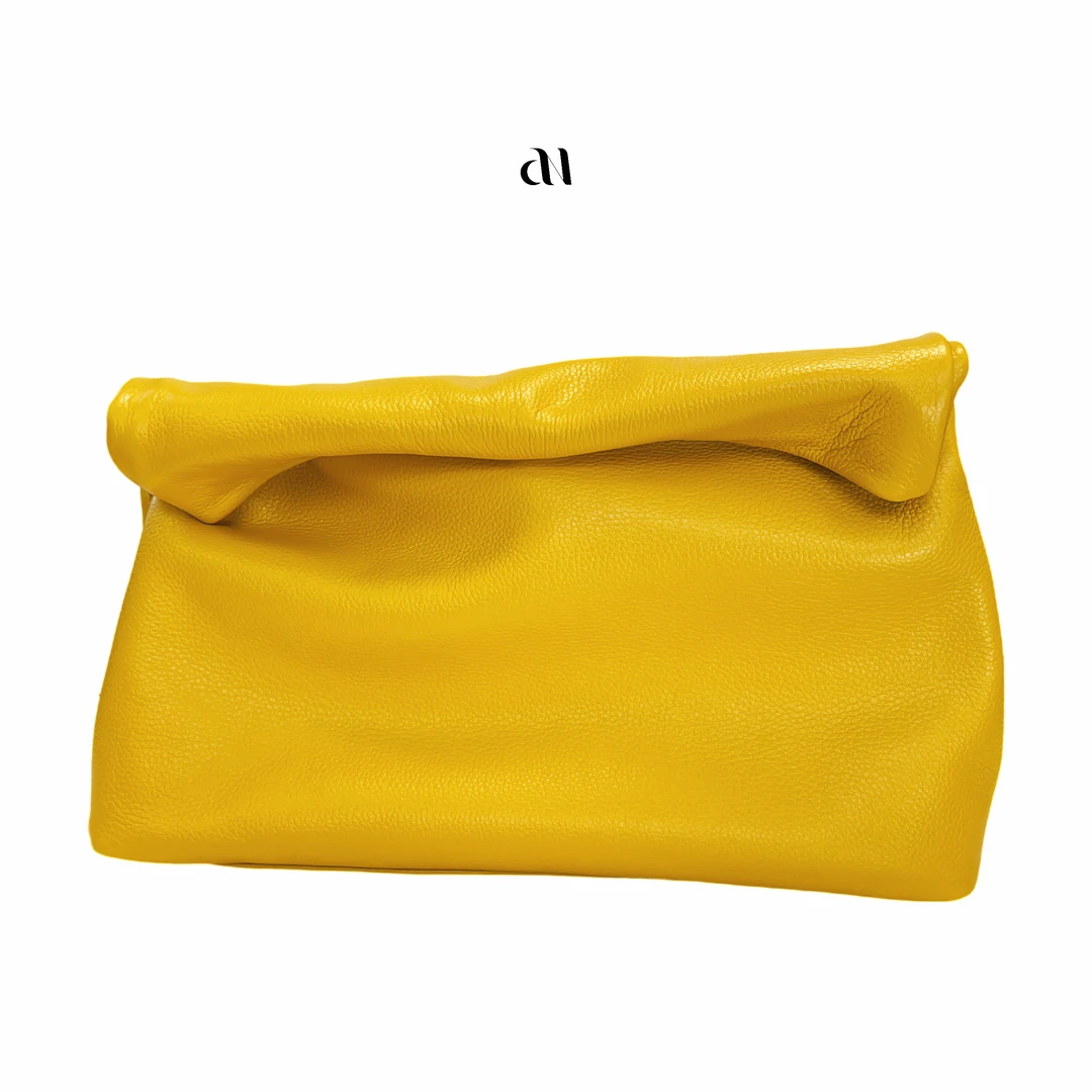 Aiko 专属极简随性卷边手拿包