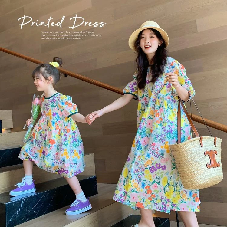 2023亲子装母女装连衣裙高端炸街洋气夏季新款度假短袖碎花裙子