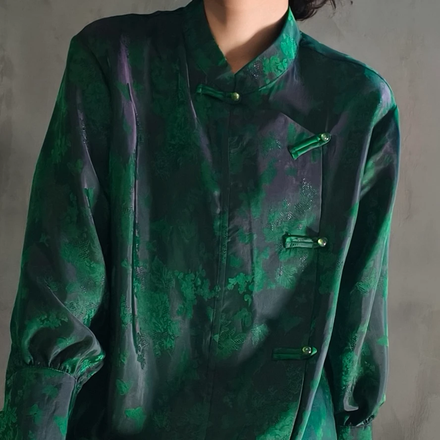 复古缎面提花盘扣立领国风长袖小衫 50259