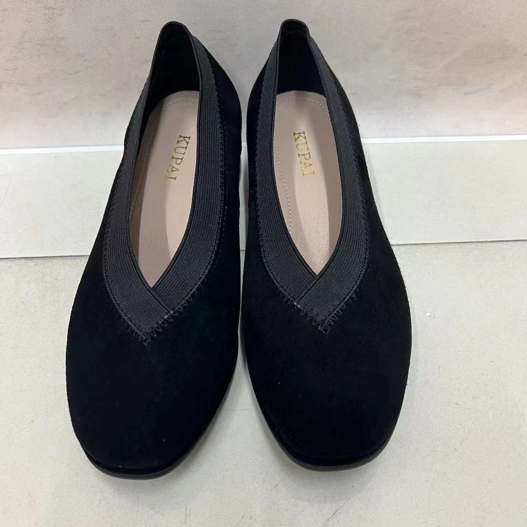 8826 经典羊皮低跟鞋2厘米百搭百配