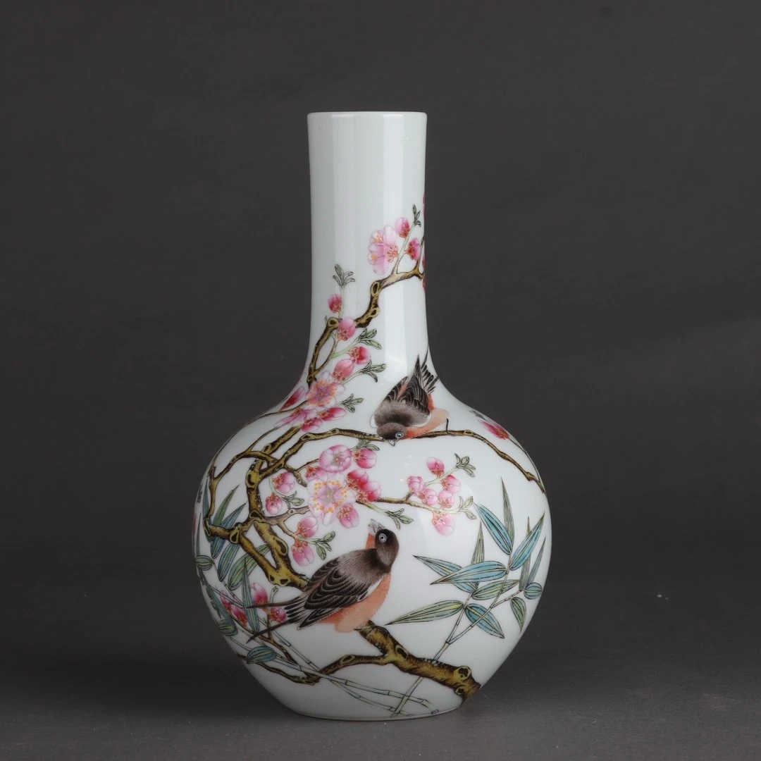 粉彩天球花鸟纹四爷