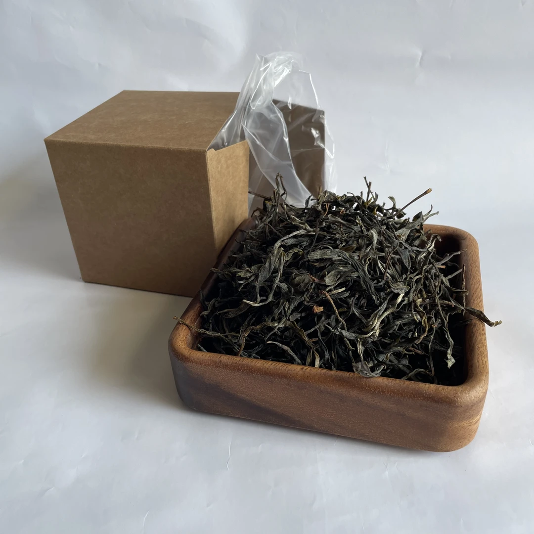 云南普洱生茶香高沁心古树大叶种甘甜口感