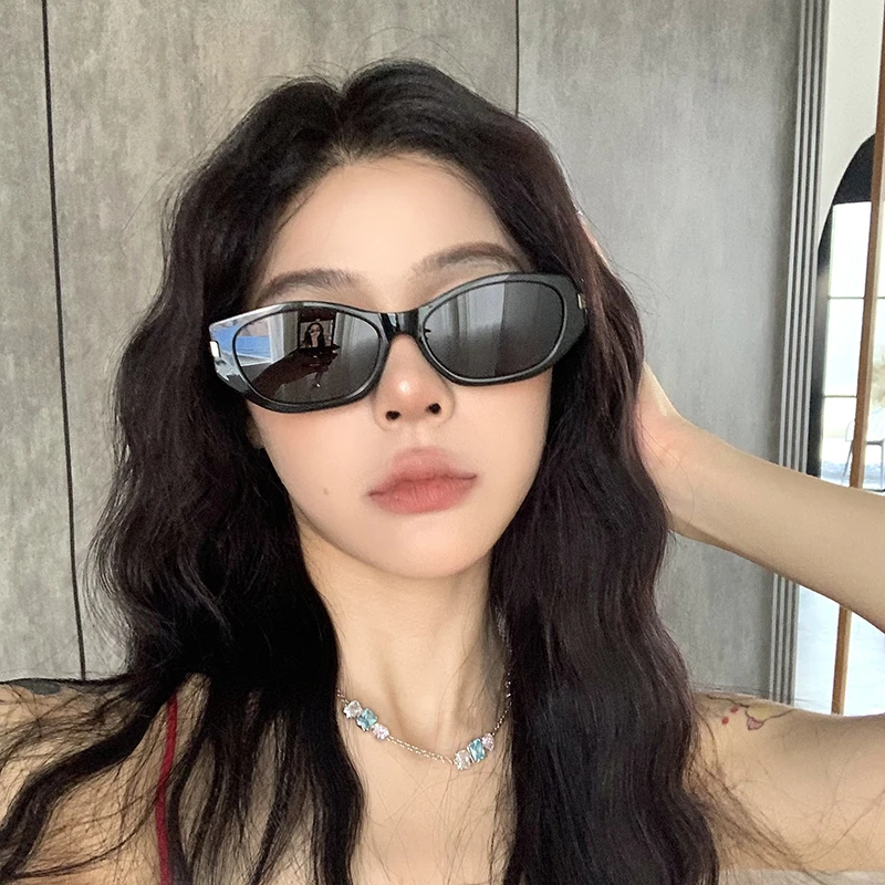 2024新款夏日港风复古方框太阳镜女气质时尚太阳镜网红同款ins潮