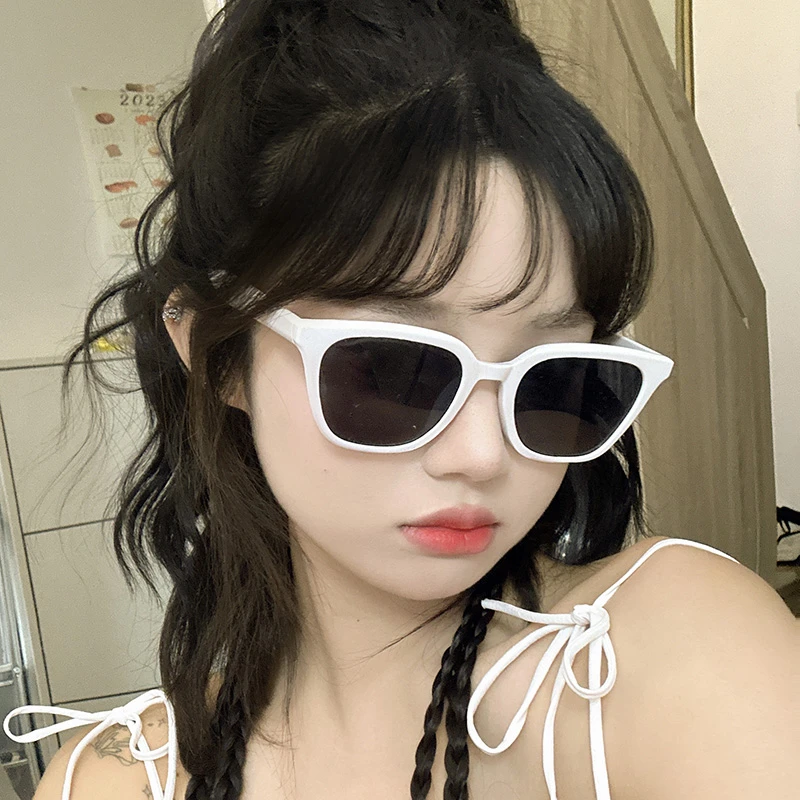 2023新款gm墨镜女方圆脸显瘦网红欧美法式辣妹猫眼白色太阳眼镜潮