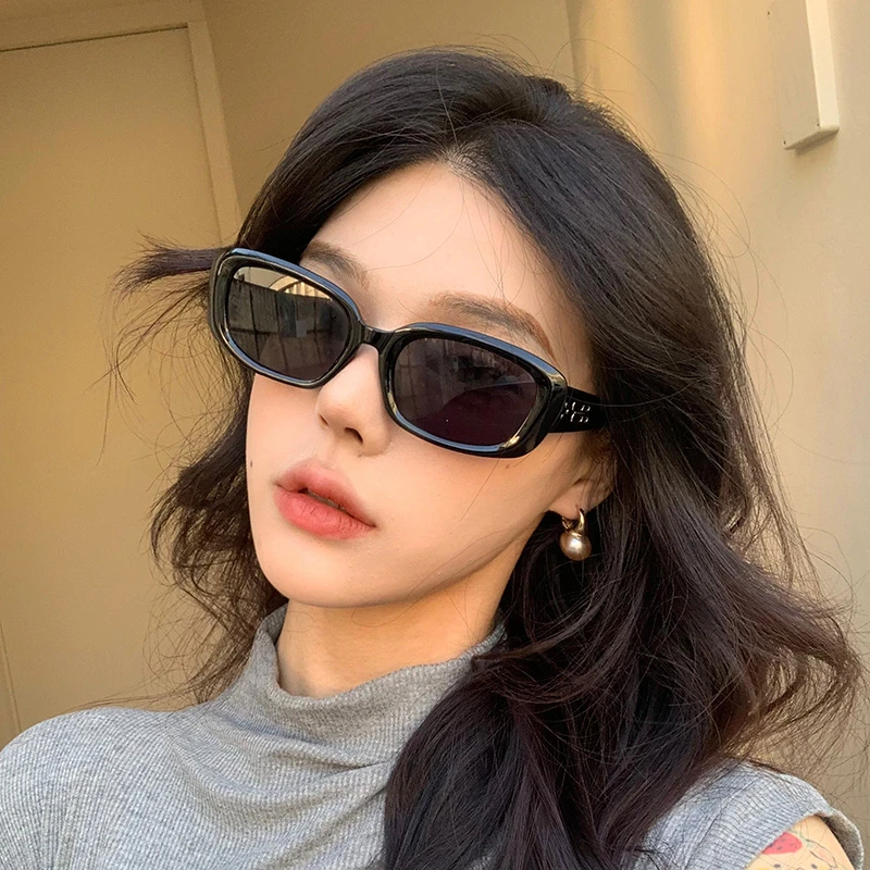 欧美时尚方形太阳镜女辣妹复古高级感街拍凹造型防晒遮阳镜网红款