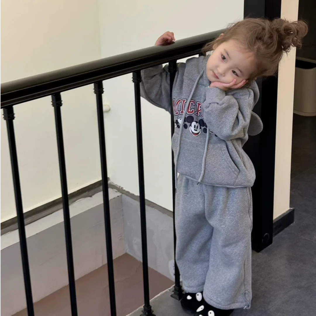 韩版童装萌娃穿搭女童秋冬套装洋气儿童卡通连帽加绒卫衣休闲长裤