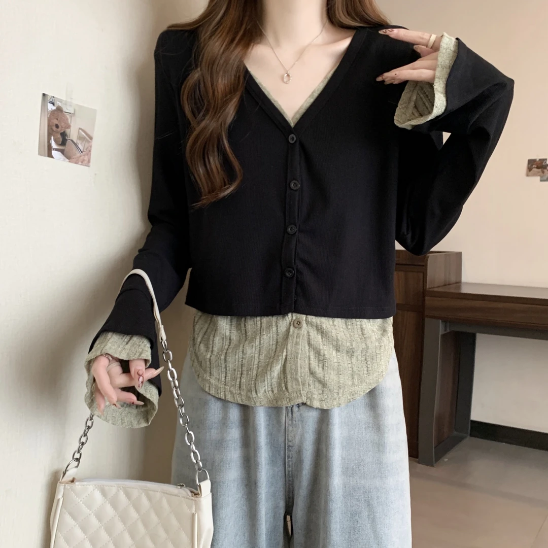 设计感V领假两件拼接长袖打底衫女早秋大码胖mm显瘦遮肉别致上衣