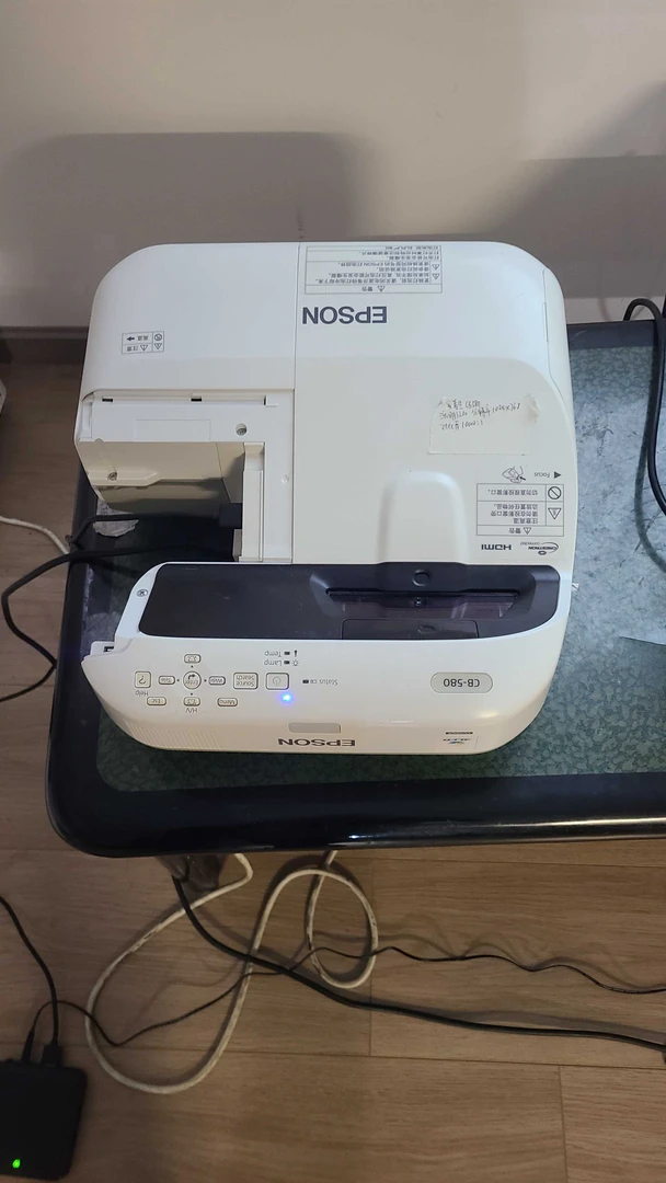 9新  二手爱普森cb-580超短焦家用投影仪