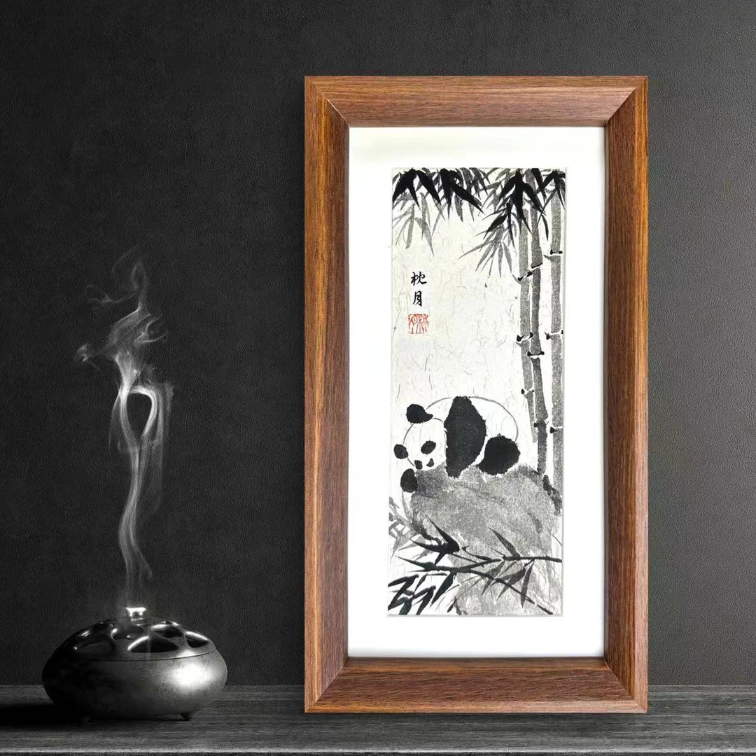 《熊猫》1带框装裱装饰作品14.7*27.5