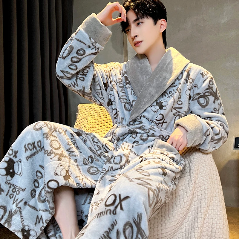 2024新款法兰绒冬季睡袍保暖奢华长款字母大码宽松睡衣男士家居服