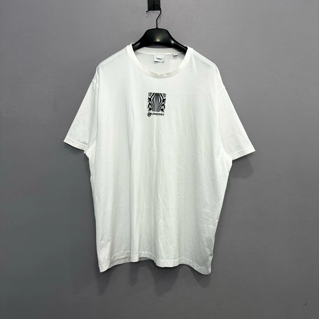 Burberry/博柏利新款白色斑马字母短袖/XL码/98新/公价5100