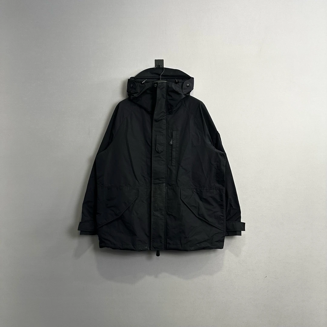 Burberry/博柏利背后战马时尚休闲运动冲锋衣/M码/98新/公价13900