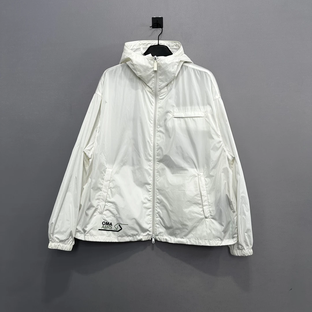 Prada/普拉达白色多元素徽标印花连帽冲锋衣xxl码/99新/公价11900
