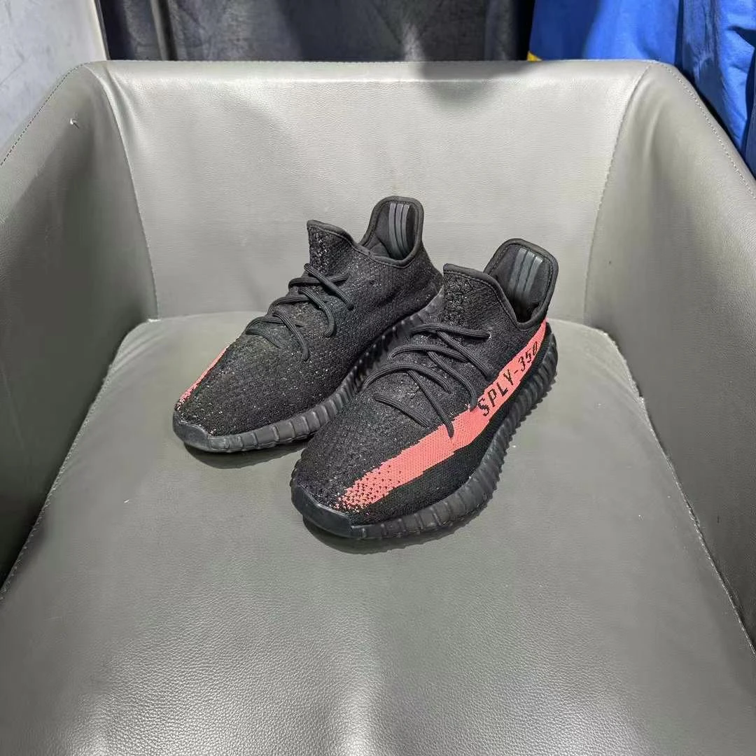 44.5码yeezy350黑粉 之前1299现在899
