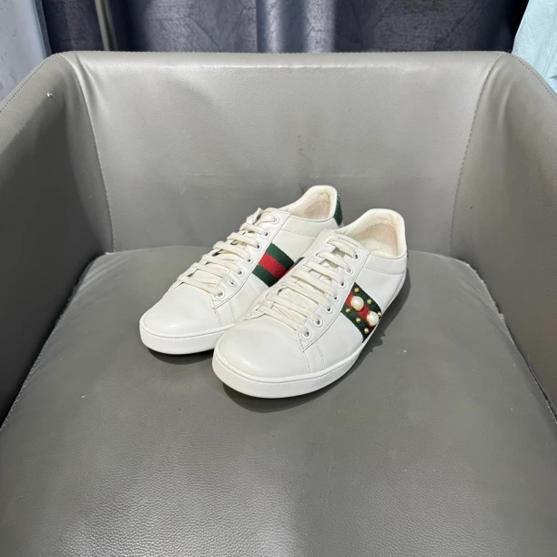 40码 Gucci珍珠小白鞋 之前1299现在899