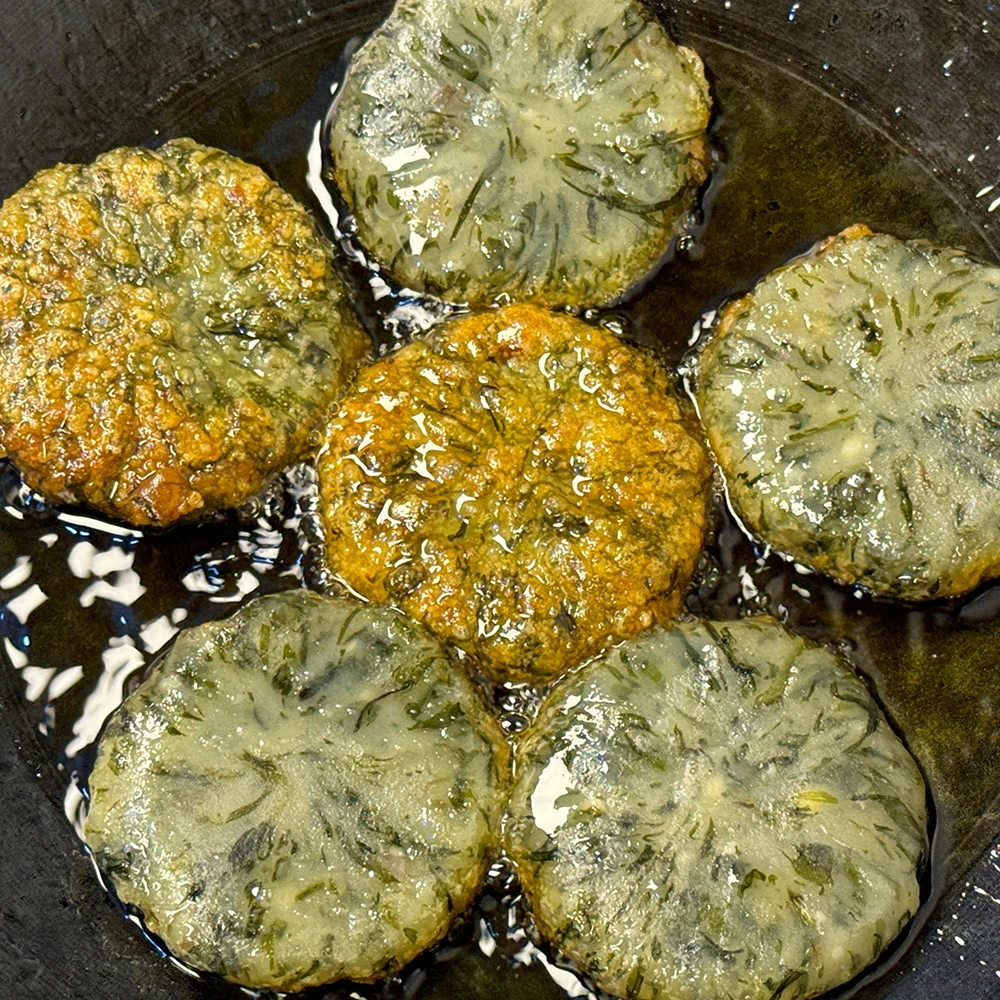 蒿子粑小蒜粑安庆农家特产传统清明粿速食舌尖上的中国春天的美味