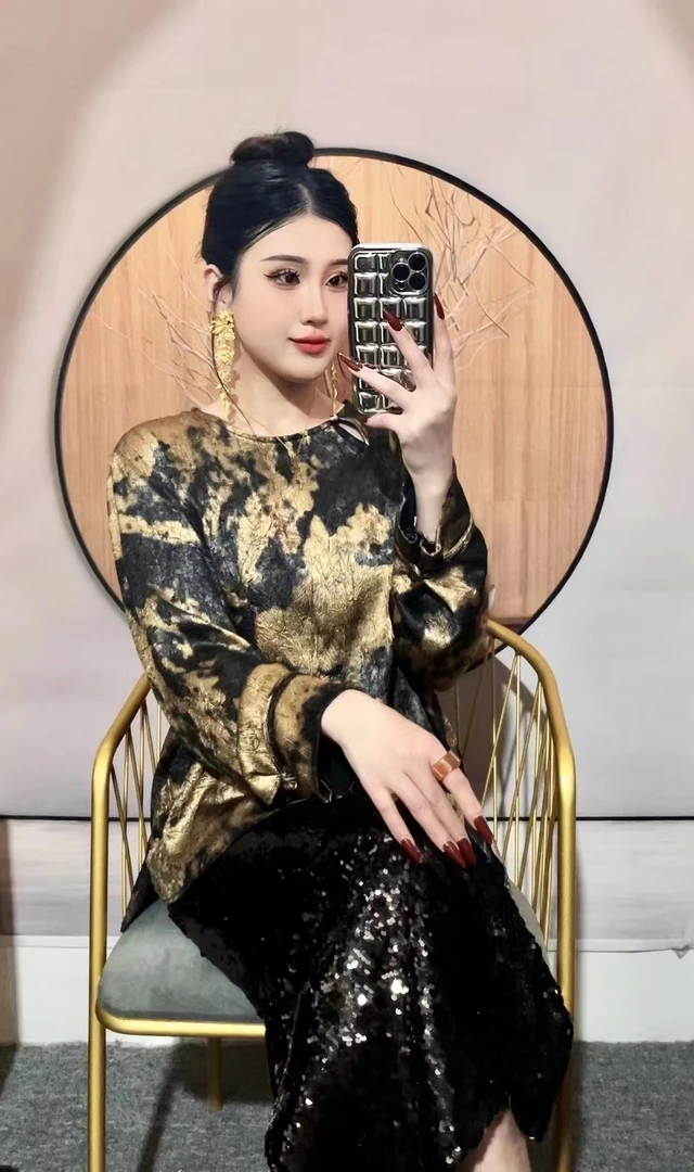 2024气质水墨画长袖上衣-5576款