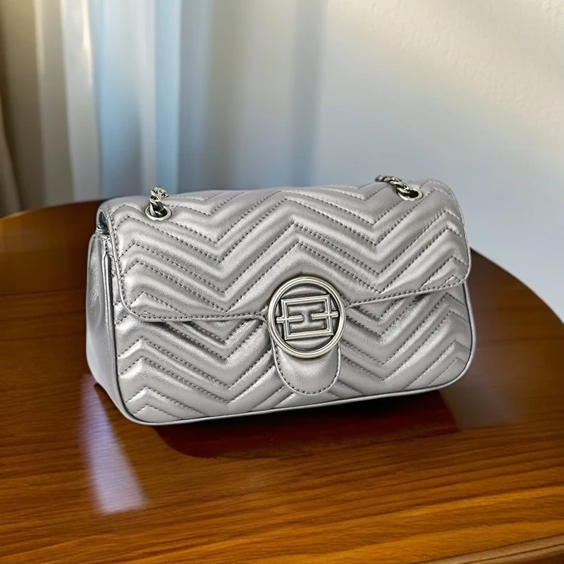 2023新款小羊皮时尚单肩斜跨链条20C0273/20C0274