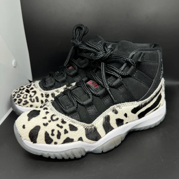 95新 AIR JORDAN 36.5码/aj11 兽纹 复古篮球鞋 中帮女款