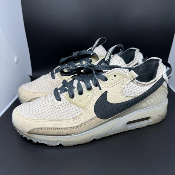 42码/二手/Nike air max 卡其色 低帮休闲运动 男款