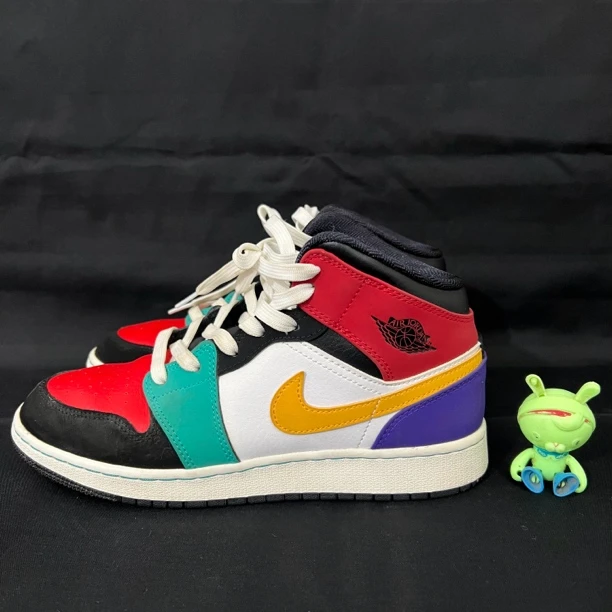 39码 Nike aj1 彩色拼接 中帮复古篮球鞋 防滑耐磨 假一赔四