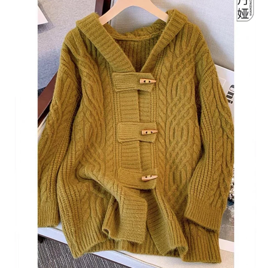 设计感元宝木扣连帽针织开衫新款