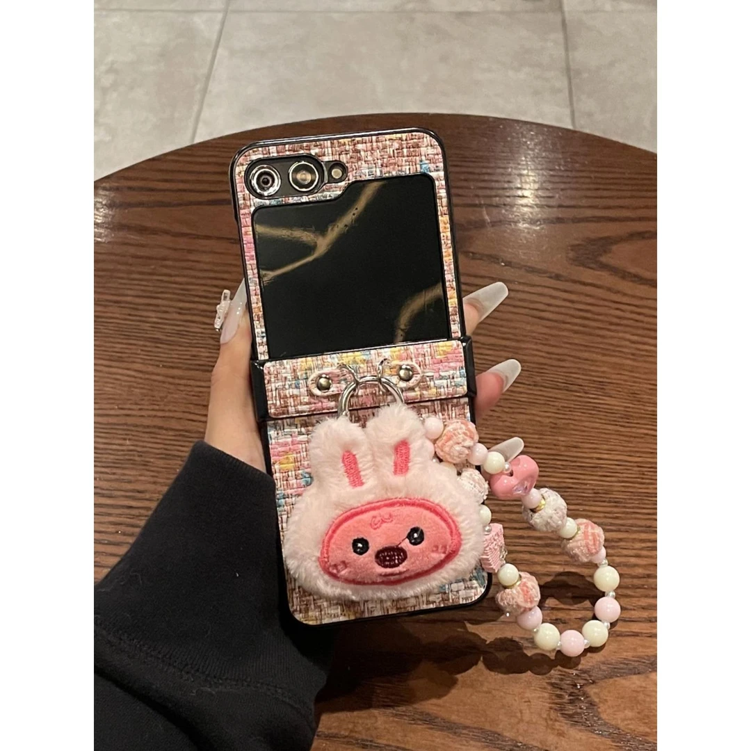 小众ins冬天毛绒露比珍珠毛球链条适用三星Zflip6折叠屏新款W24fl