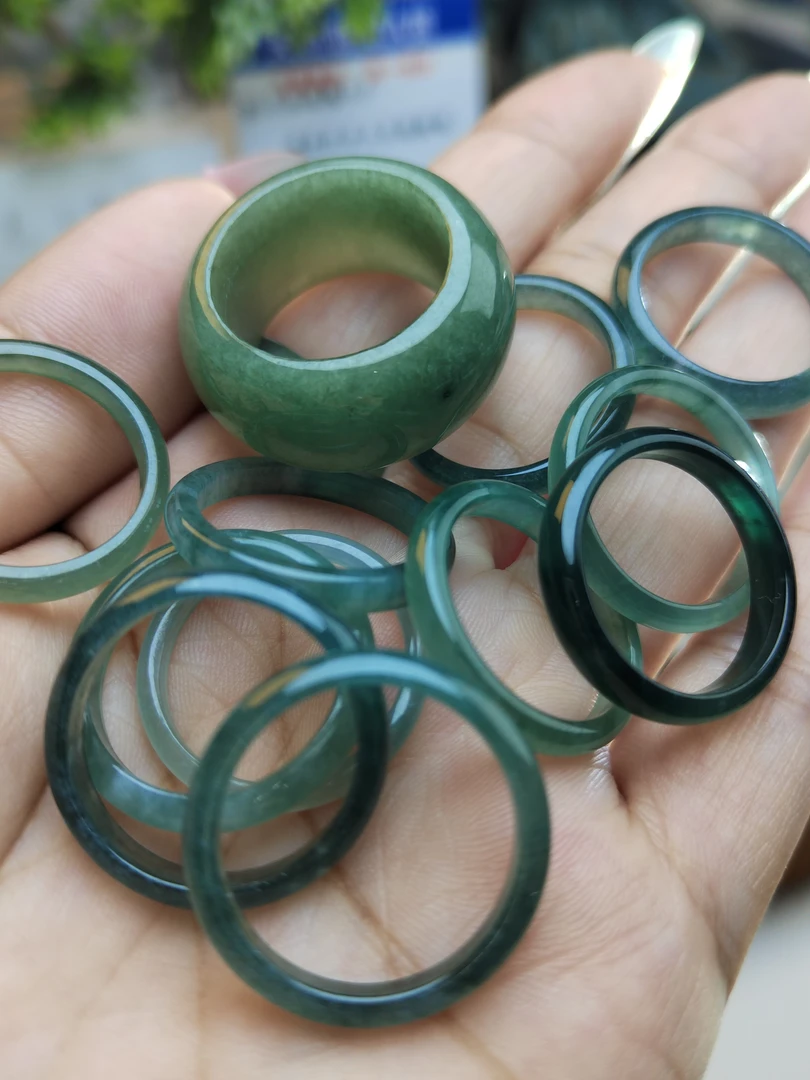 纯天然翡翠A货戒圈，直播间选货，先选后发，多样性发货