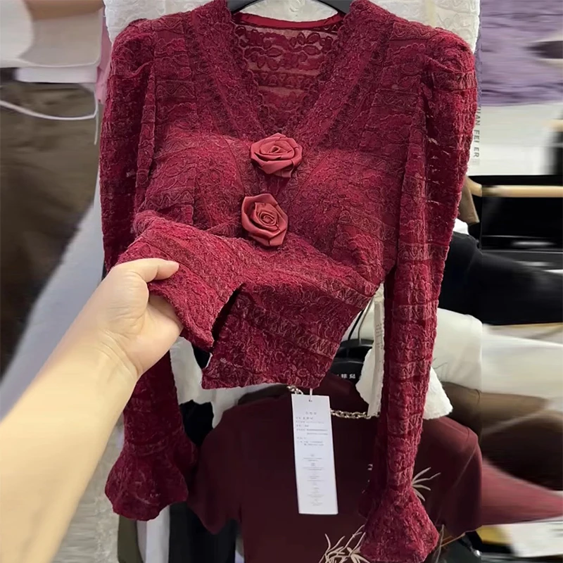 轻熟风气质蕾丝衬衫V领花边立体花朵早秋季修身显瘦喇叭袖上衣女