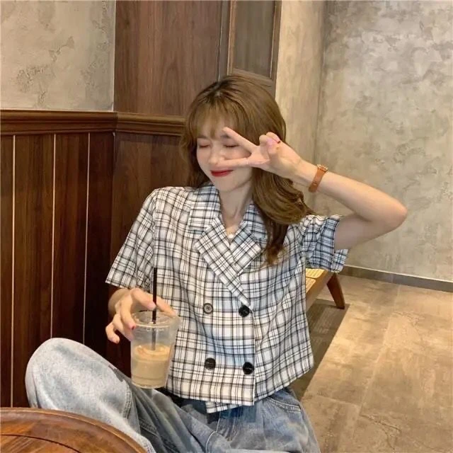 网红西装领格子衬衫女2023年新款韩版气质设计感小众短款上衣潮价
